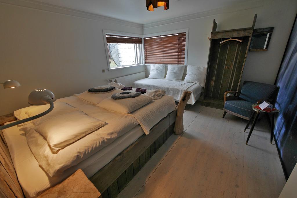 Dreibettzimmer mit Gemeinschaftsbad